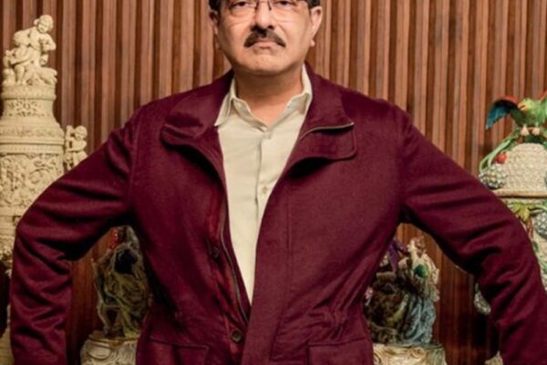 बिड़ला बने वोडाफोन-आइडिया के चेयरमैन:सरकार ने AGR बकाया 27% कम किया; अब ₹64,046 करोड़ देना होगा