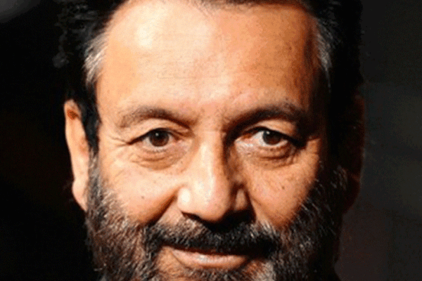 शेखर कपूर बोले- जॉन अब्राहम बनें अगले जेम्स बॉन्ड:एक्टर ने कहा- मैं मार्टिनी ऑर्डर करने की प्रैक्टिस शुरू कर देता हूं.. शेकन, नॉट स्टर्ड