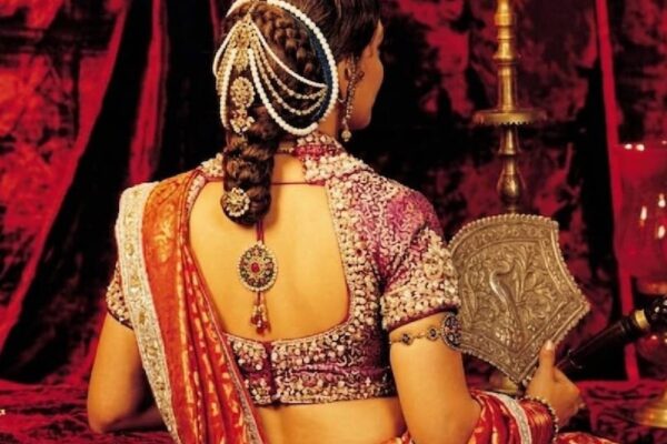 विनोद खन्ना की हीरोइन, 7 गानों ने स्ट्रगलर से बना दिया टॉप एक्ट्रेस, 1 के तो 7 दिन में बिके थे एक करोड़ कैसेट