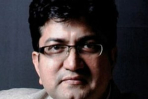 प्रसून जोशी बने प्रसार भारती के नए अध्यक्ष:केंद्र सरकार ने की नियुक्ति, रचनात्मक दुनिया के दिग्गज को मिली बड़ी जिम्मेदारी