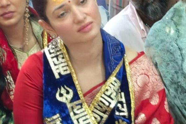 फिल्म एक्ट्रेस तमन्ना भाटिया महाकाल मंदिर पहुंचीं:त्रिपुण्ड लगाकर भस्म आरती में शामिल हुईं; कहा- अनुभव शब्दों में बयान नहीं कर सकती